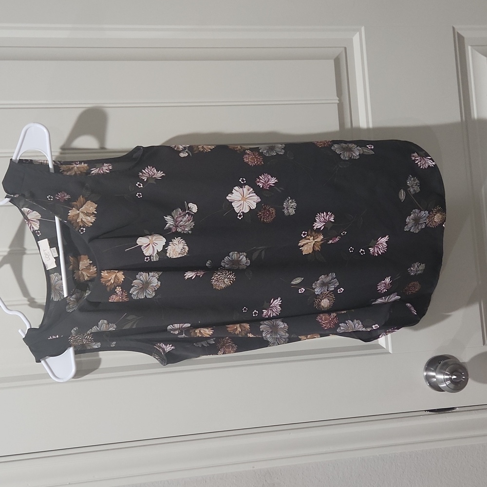 LOFT Black floral top
